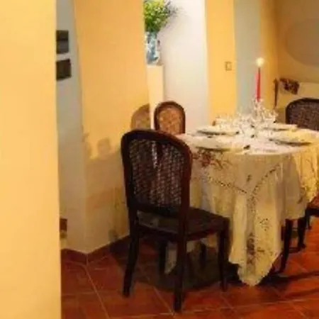 Etrusca House